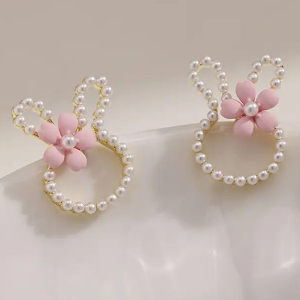 Earrings, Gorgeous Rabbit Stud Earrings, NIP, Faux Pearls